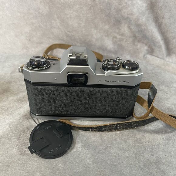 Pentax Spotmatic 35mm SLR Film Camera with Super Takumar lens & Wide Angel Lens - Picture 13 of 16